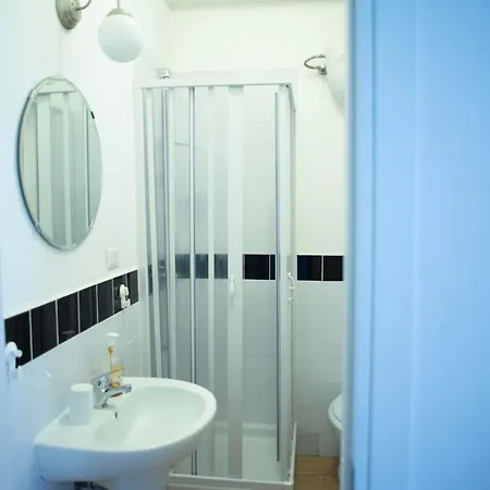 Homestay Cozy Piramide Rome